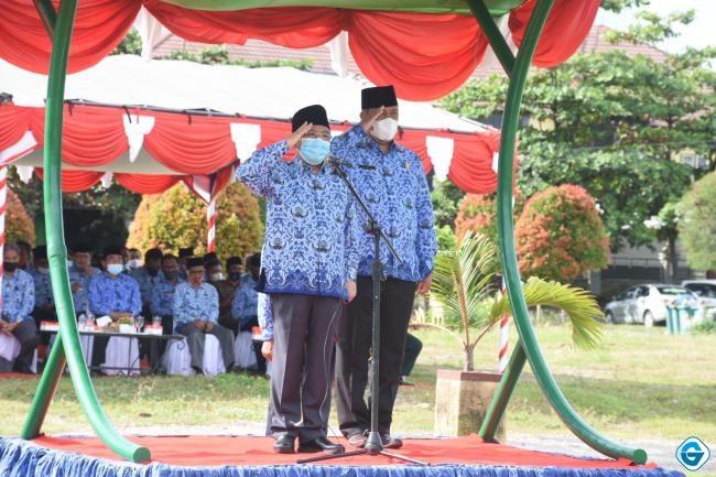 Foto  Saat Upacara Paripurna Bupati Lombok Utara Dr H Najmul Akhyar SH MH dan Wabup H Sarifudin SH MH
